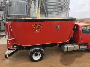 Grain Bin Loading Custom Meyer Feed Mixer Truck